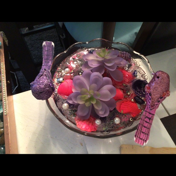 Centerpiece - Picture 2 of 9